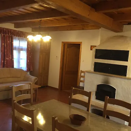 Apartman Paraszthaz