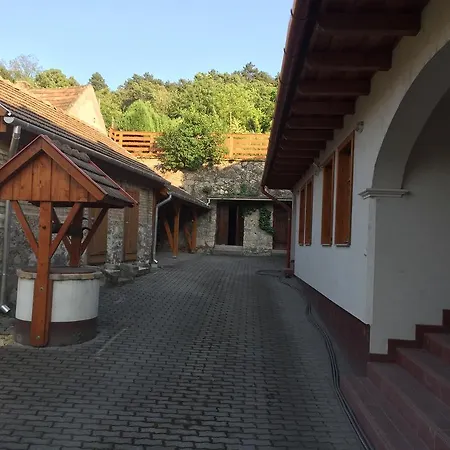 Apartman Paraszthaz *
