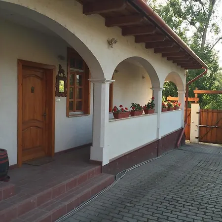 Apartman Paraszthaz