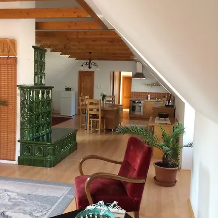 Paraszthaz Apartman *
